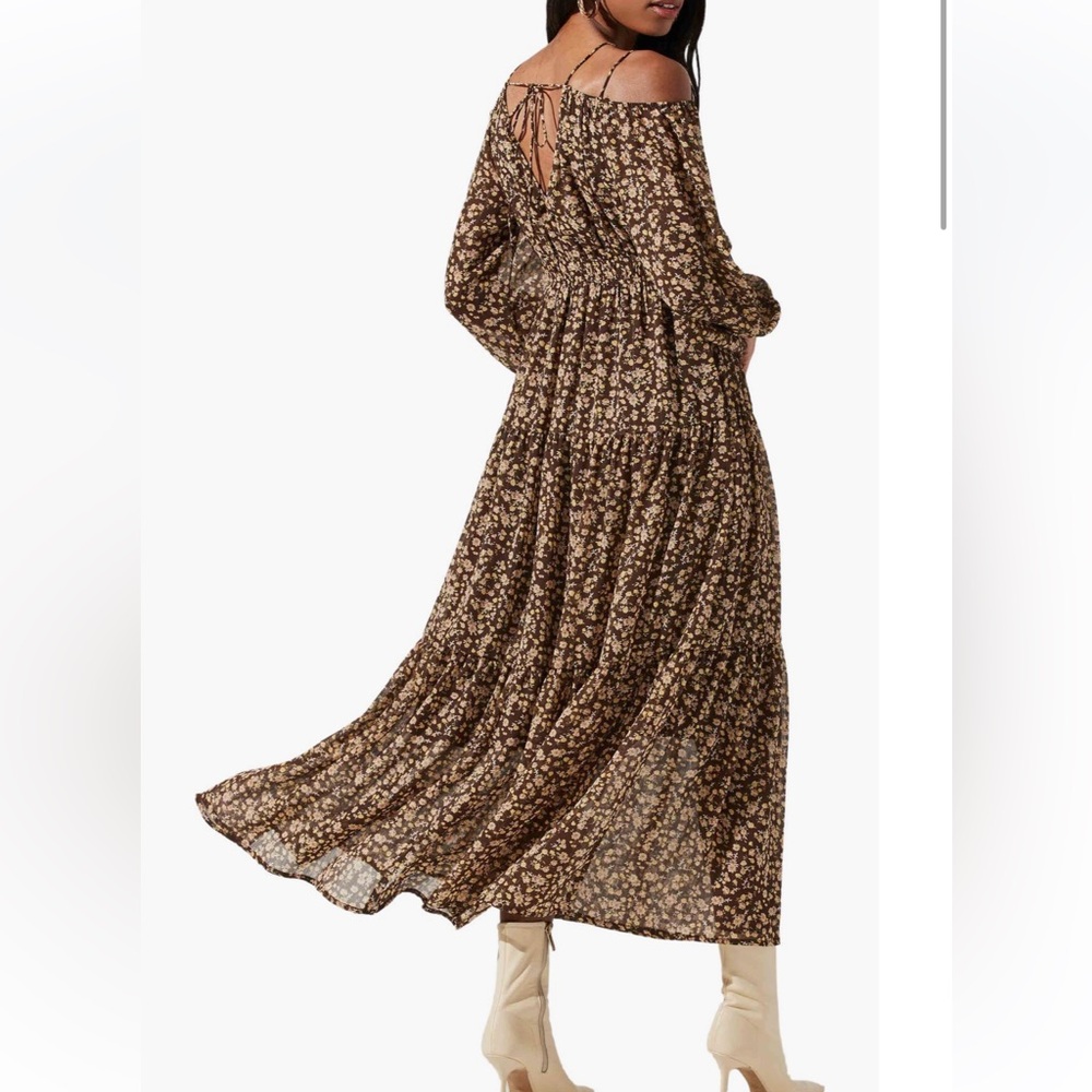 ASTR the Label Ciri Floral Cold Shoulder Long Sleeve Dress - Picture 5 of 11